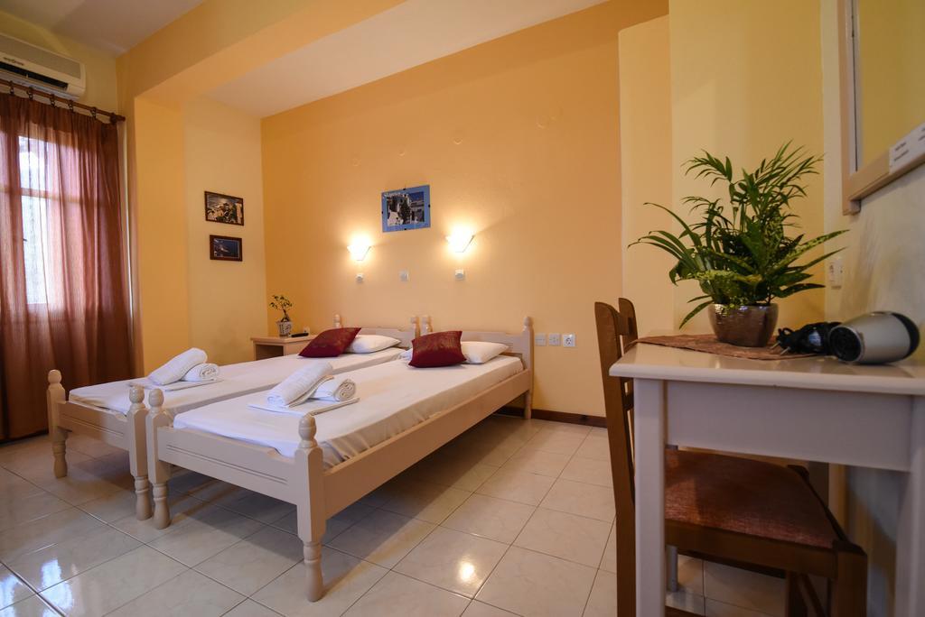 Studios Filippos Skopelos Town Phòng bức ảnh