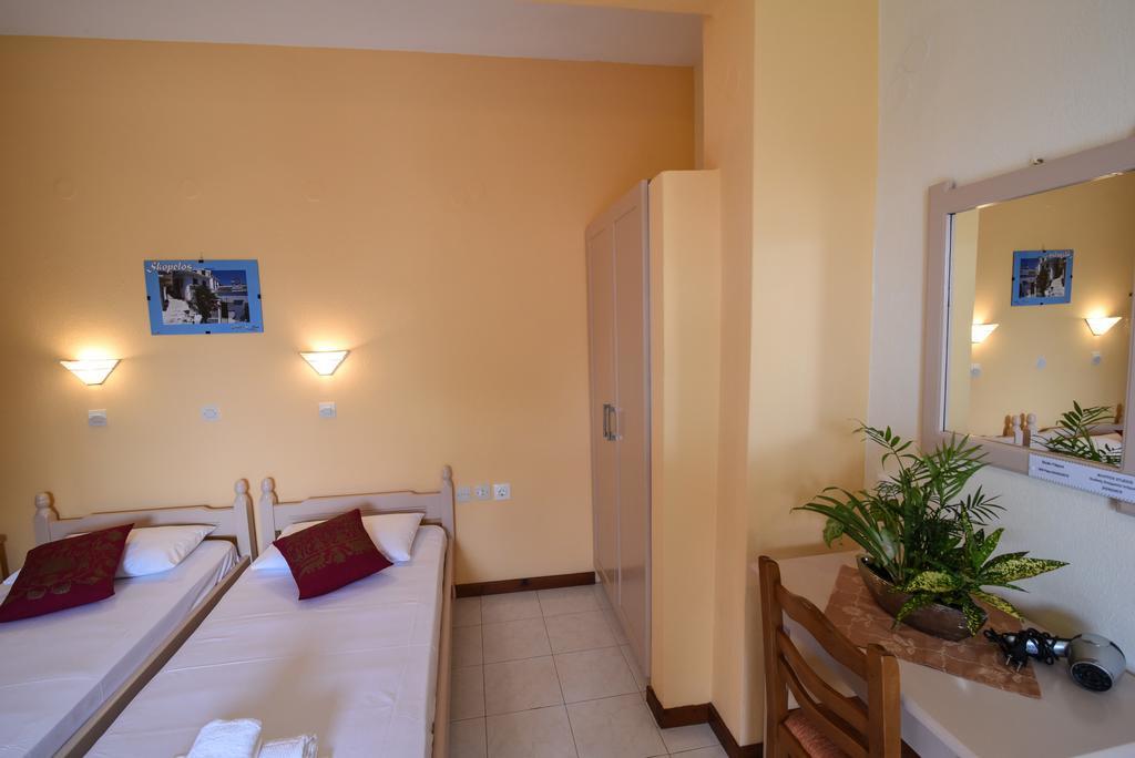 Studios Filippos Skopelos Town Phòng bức ảnh