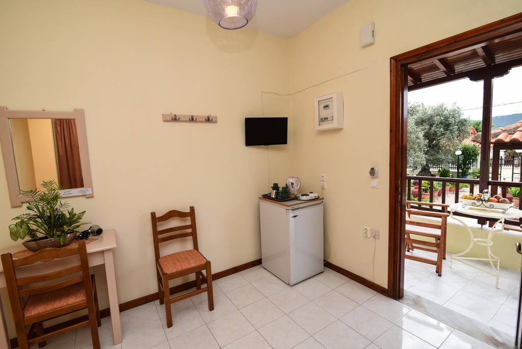 Studios Filippos Skopelos Town Phòng bức ảnh