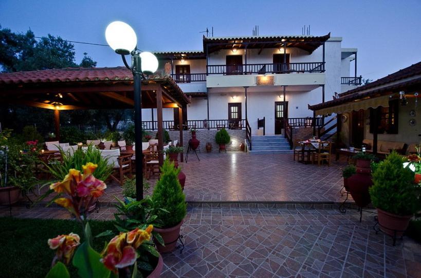 Studios Filippos Skopelos Town Ngoại thất bức ảnh