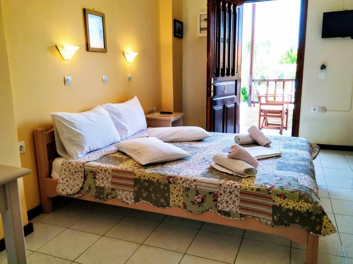 Studios Filippos Skopelos Town Ngoại thất bức ảnh
