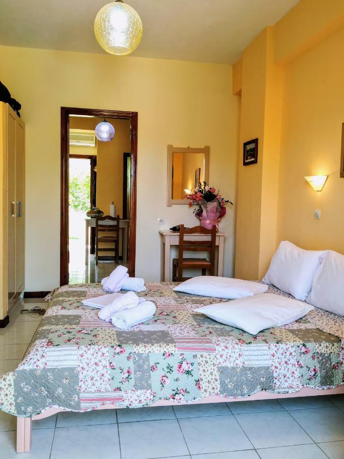 Studios Filippos Skopelos Town Ngoại thất bức ảnh