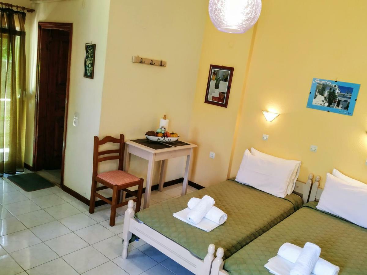 Studios Filippos Skopelos Town Ngoại thất bức ảnh