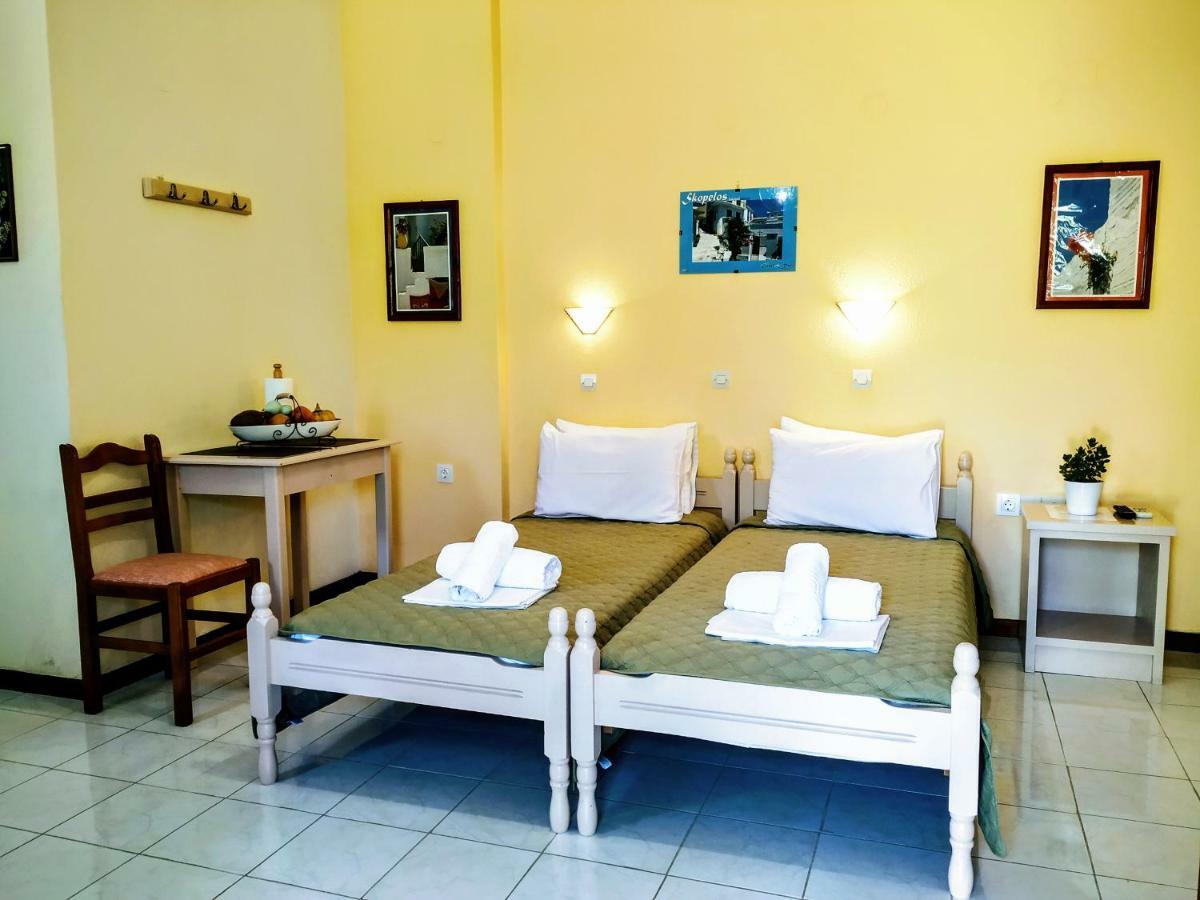 Studios Filippos Skopelos Town Ngoại thất bức ảnh