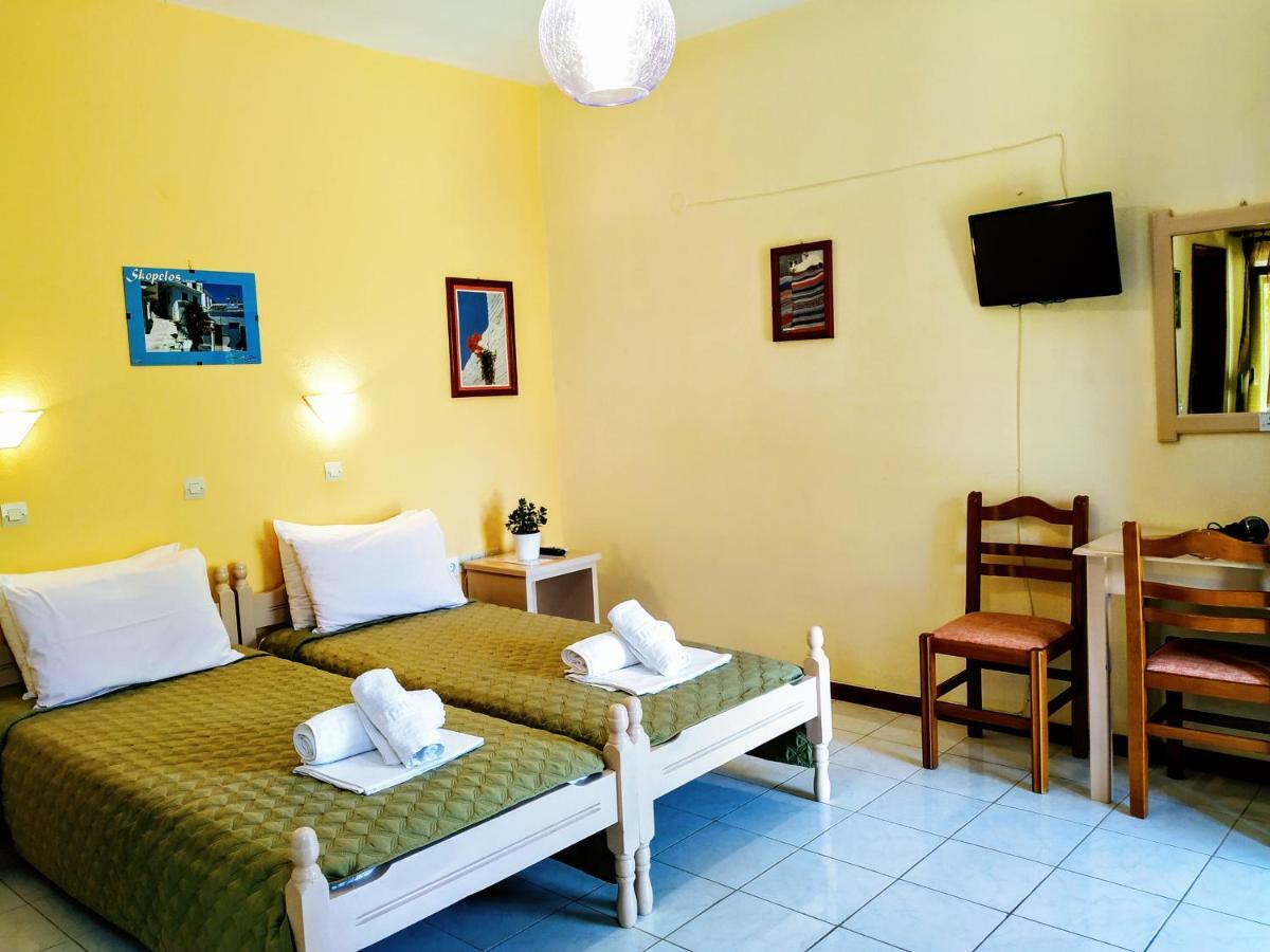 Studios Filippos Skopelos Town Ngoại thất bức ảnh