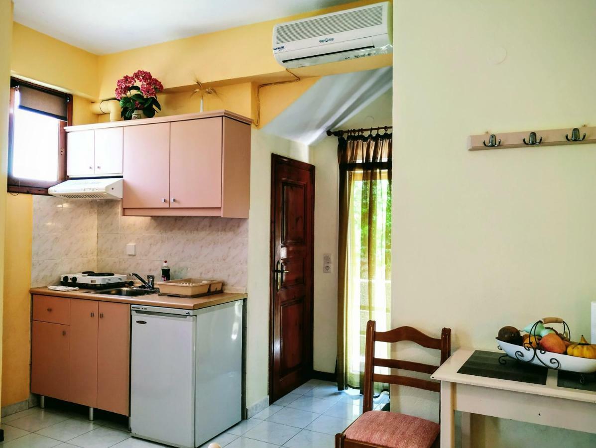 Studios Filippos Skopelos Town Ngoại thất bức ảnh