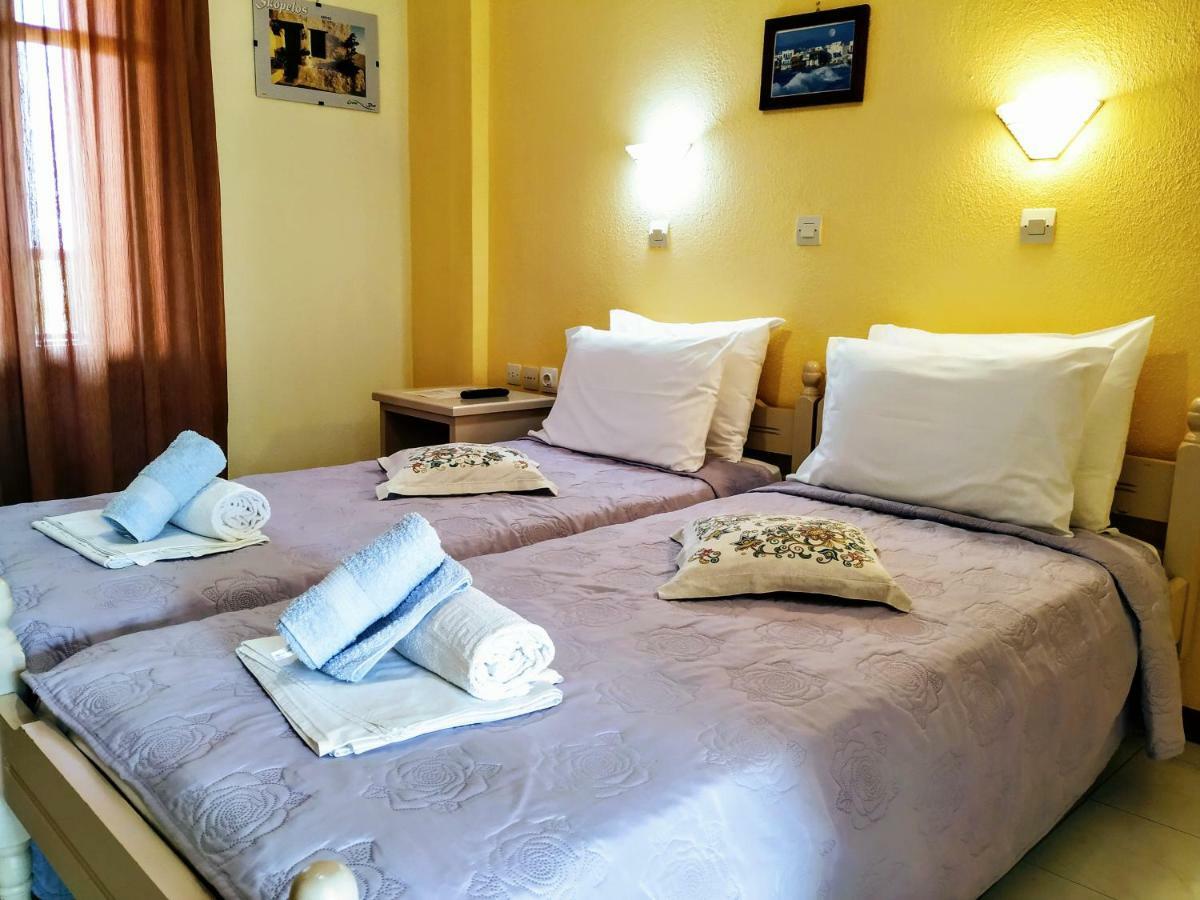 Studios Filippos Skopelos Town Phòng bức ảnh